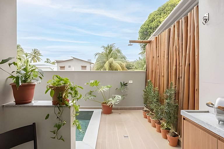 Piscina Privativa: Luxo a 1 min do Centro e Mar!