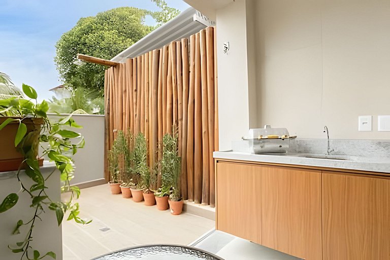 Piscina Privativa: Luxo a 1 min do Centro e Mar!