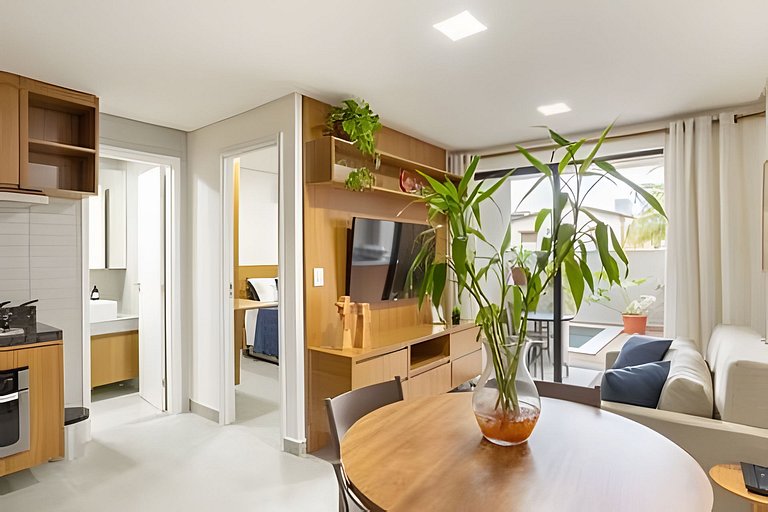 Piscina Privativa: Luxo a 1 min do Centro e Mar!