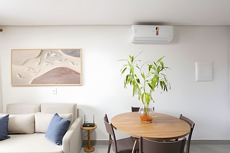 Piscina Privativa: Luxo a 1 min do Centro e Mar!