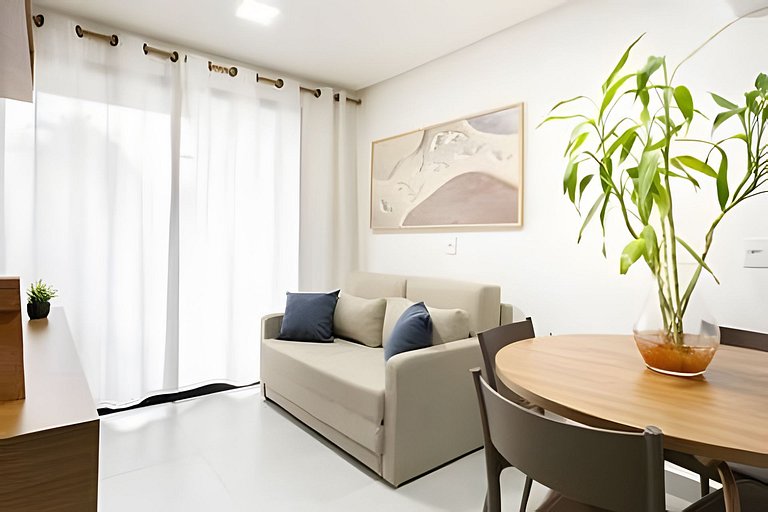 Piscina Privativa: Luxo a 1 min do Centro e Mar!