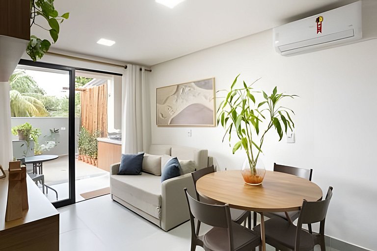 Piscina Privativa: Luxo a 1 min do Centro e Mar!