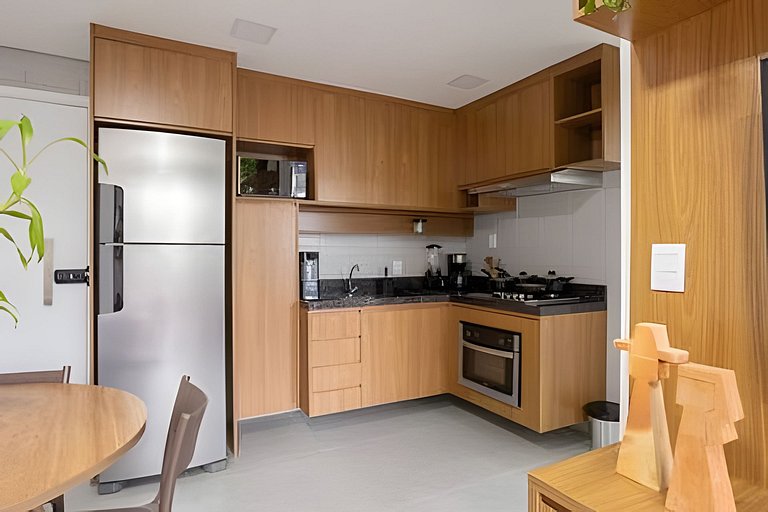 Piscina Privativa: Luxo a 1 min do Centro e Mar!