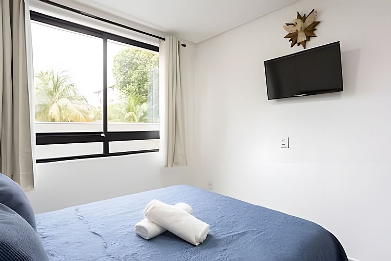 Piscina Privativa: Luxo a 1 min do Centro e Mar!