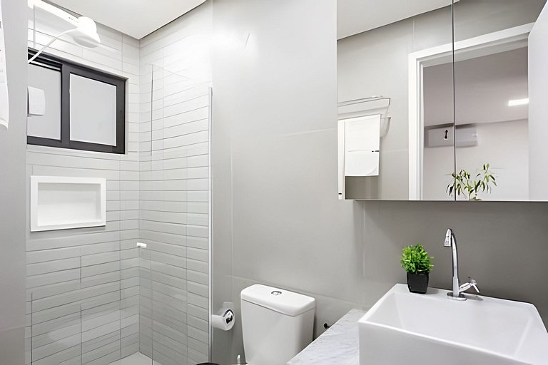 Piscina Privativa: Luxo a 1 min do Centro e Mar!