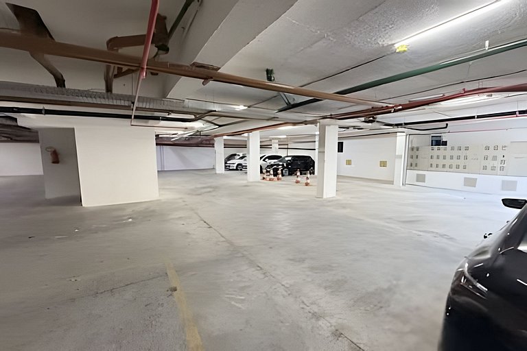 Piscina Privativa: Luxo a 1 min do Centro e Mar!