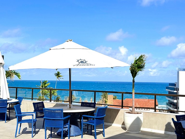 Seu refúgio em Porto de Galinhas, a poucos passos do mar.
